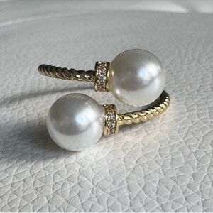 Gold tone Pearl Open Adjustable Ring with Twisted Band New NWT